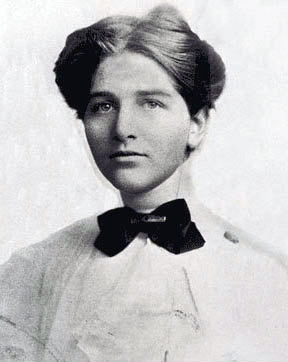 Black and white portrait of Catherine Filene Shouse at her graduation from Bradford Academy in Haverhill, Massachusetts, in 1913.