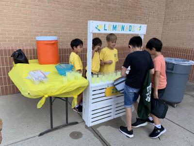 kids buying lemonade